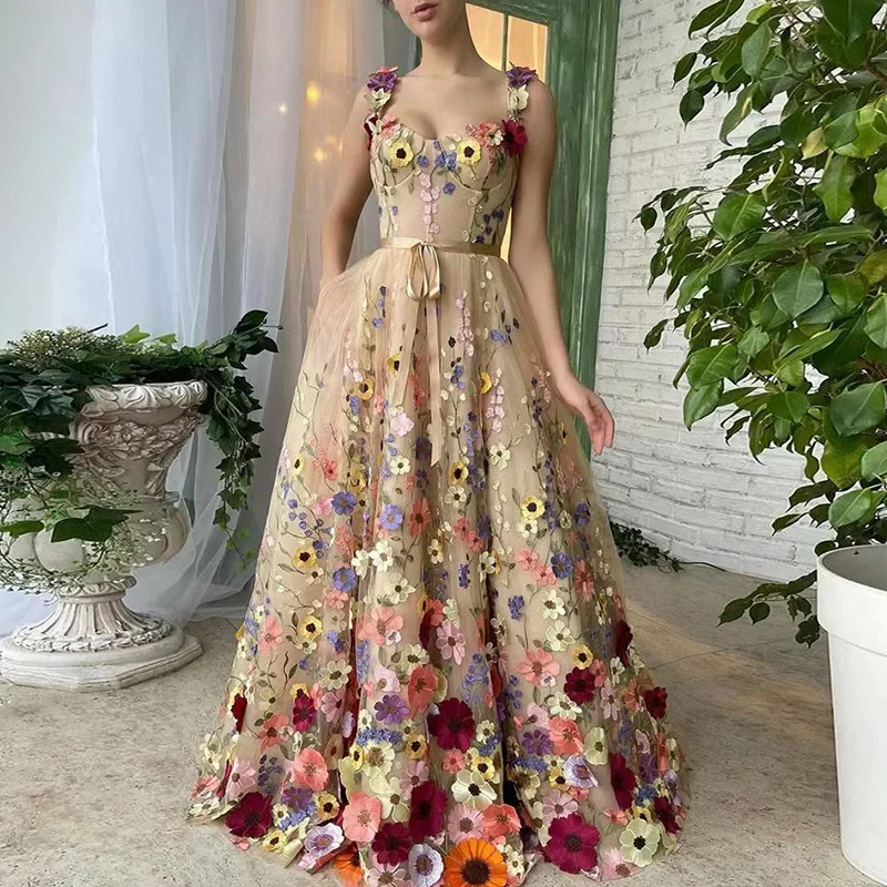 女性の立体的な花、ファッショナブルな刺繍、花のラップ尻、セク - Embroidery Zara のレビューと価格