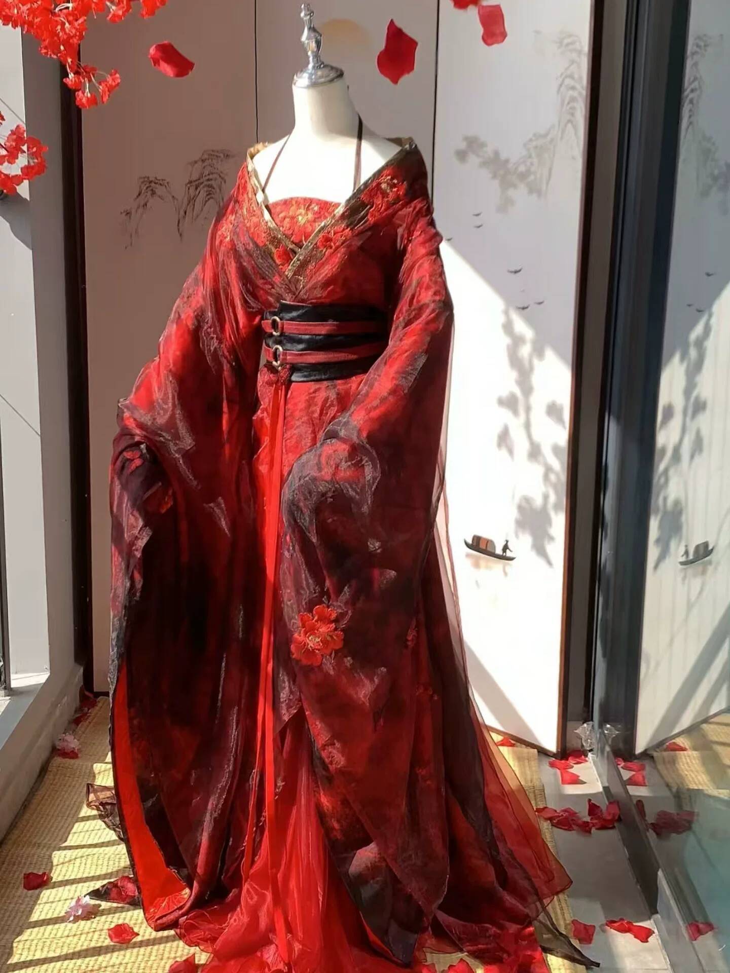 新しいダチュラレッド漢服女性古代スタイル重工業刺繍戦国時代ロ - Embroidery Red のレビューと価格