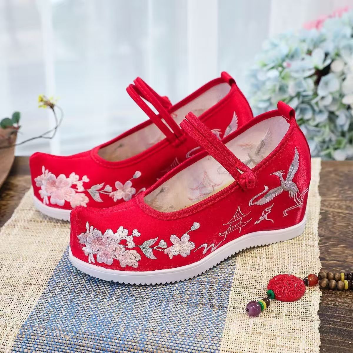 女性用内部刺繍入り厚底靴、滑り止め付き、コックドシューズ、ト - Embroidery Red のレビューと価格